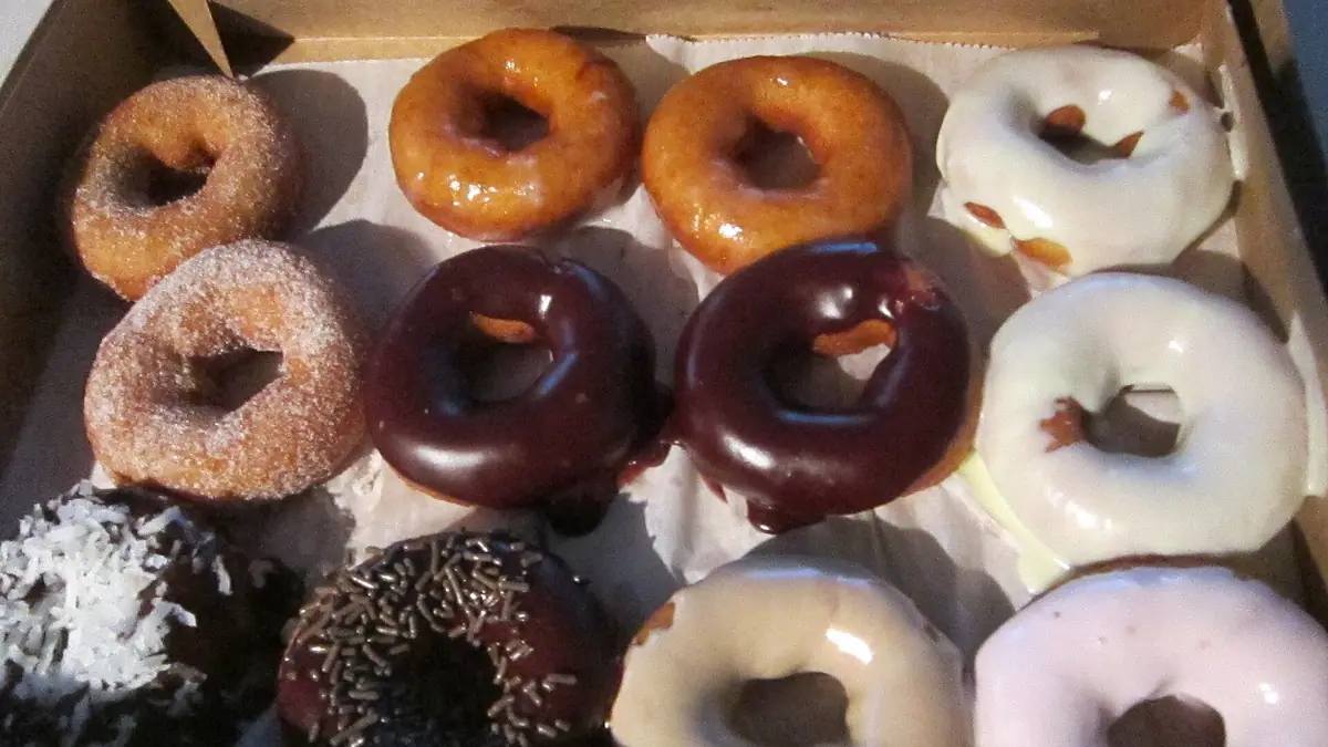 Doughnut Shop bakes